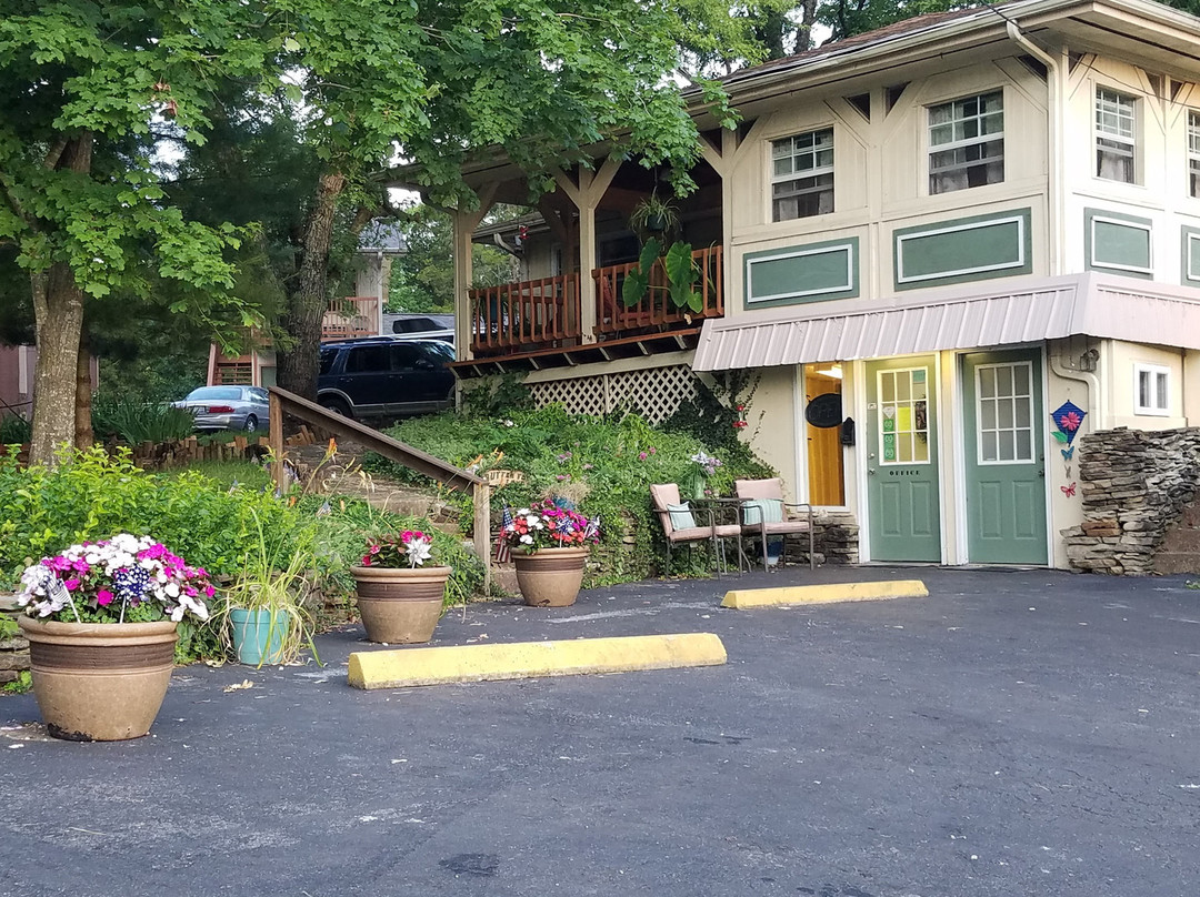 Shady Acre Inn & Suites主图