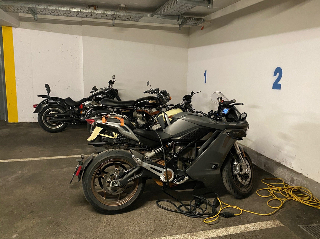 苏姆莫伦酒店主图