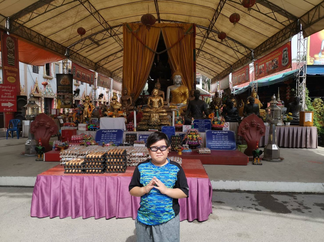 Wat Sawang Arom-佛统必去景点