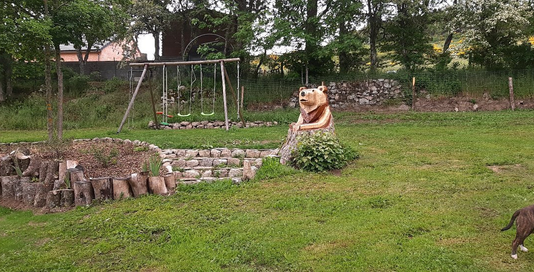 La Pierre Trouée主图