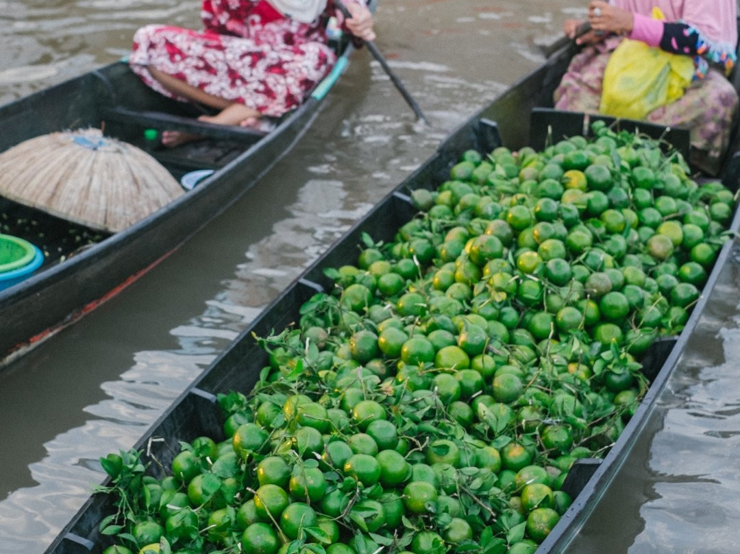 Lokbaintan Floating Market景点图片