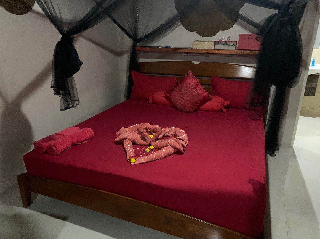 Harley Moon Hideaway主图