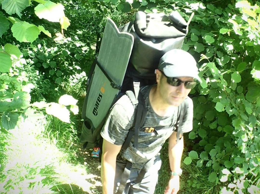 BEE moved-Cres必去景点