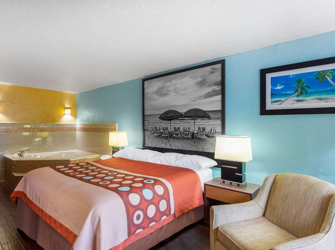 Super 8 by Wyndham Bradenton Sarasota Area主图