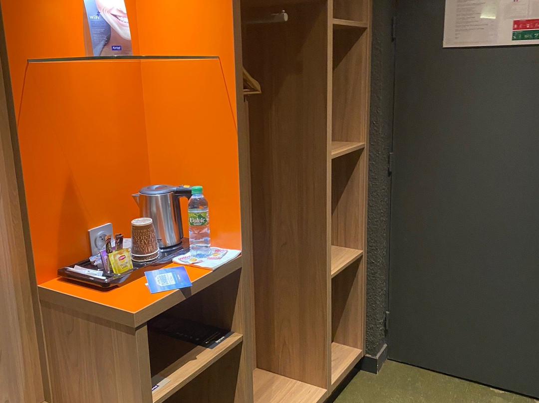 Kyriad Clermont-Ferrand Nord Riom主图