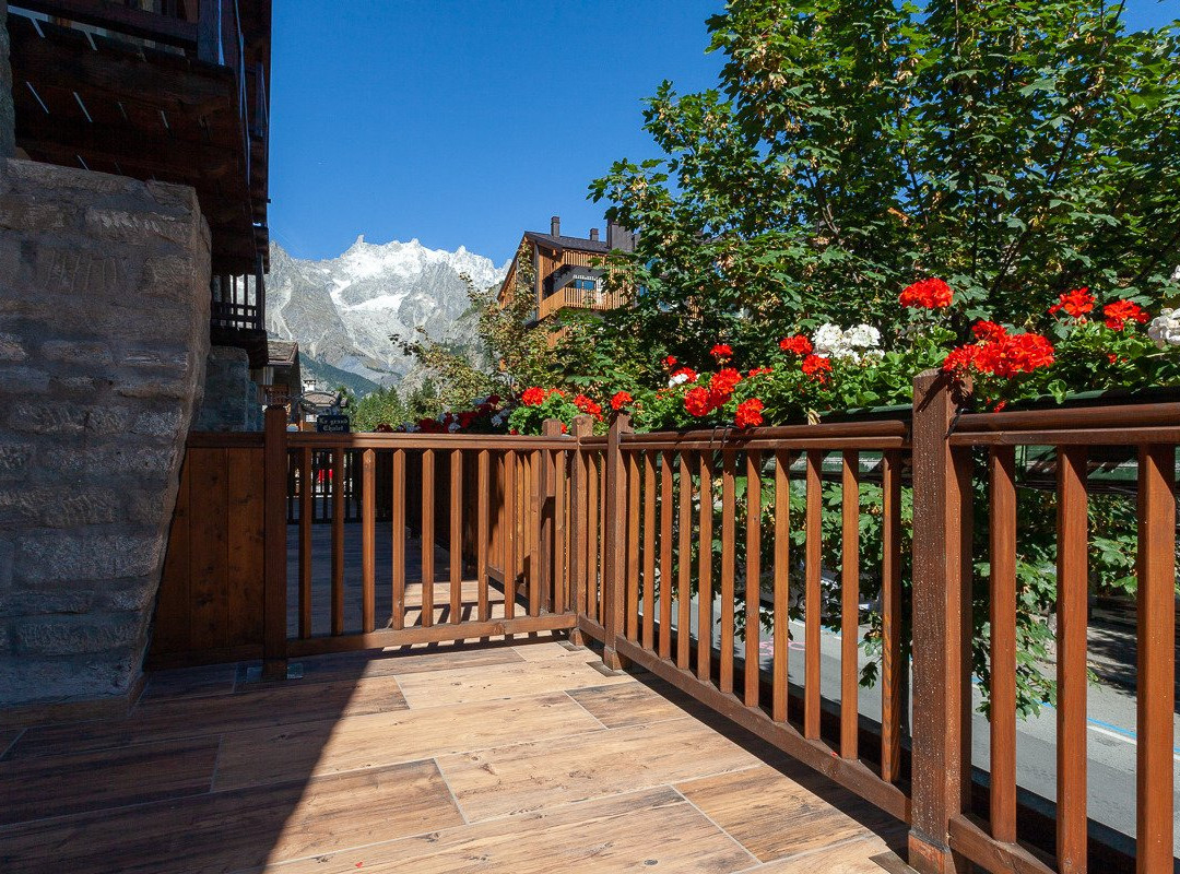 格兰德别墅酒店主图