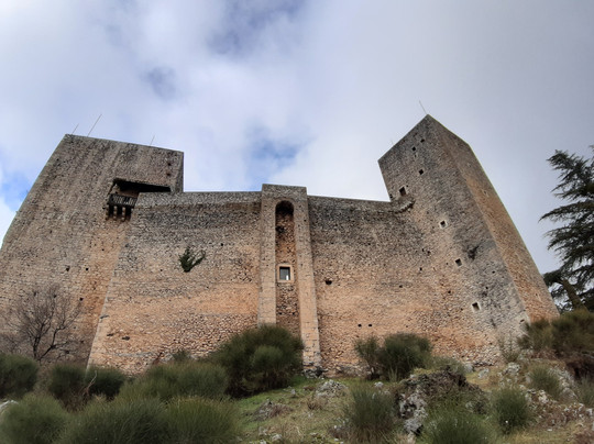 Pereto旅游景点-Castello di Pereto