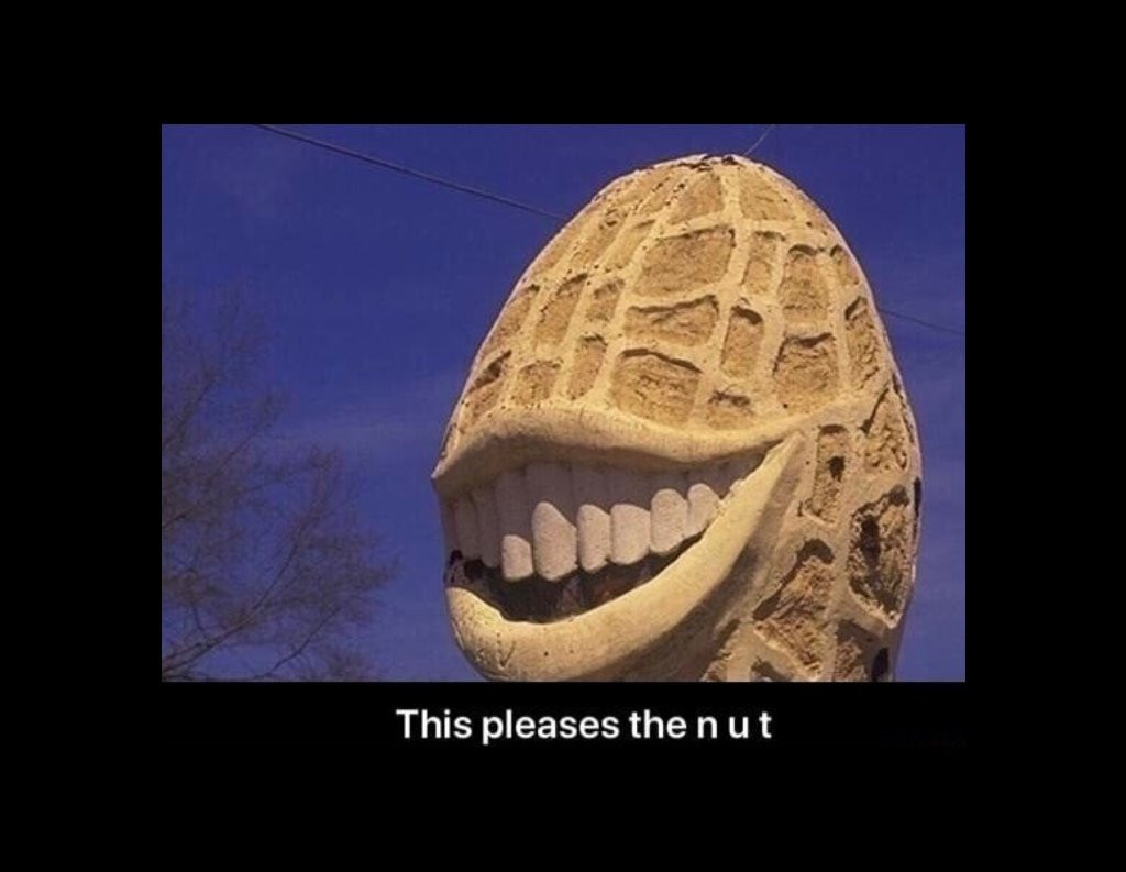 Jimmy Carter Peanut of Plains Statue-Plains必去景点