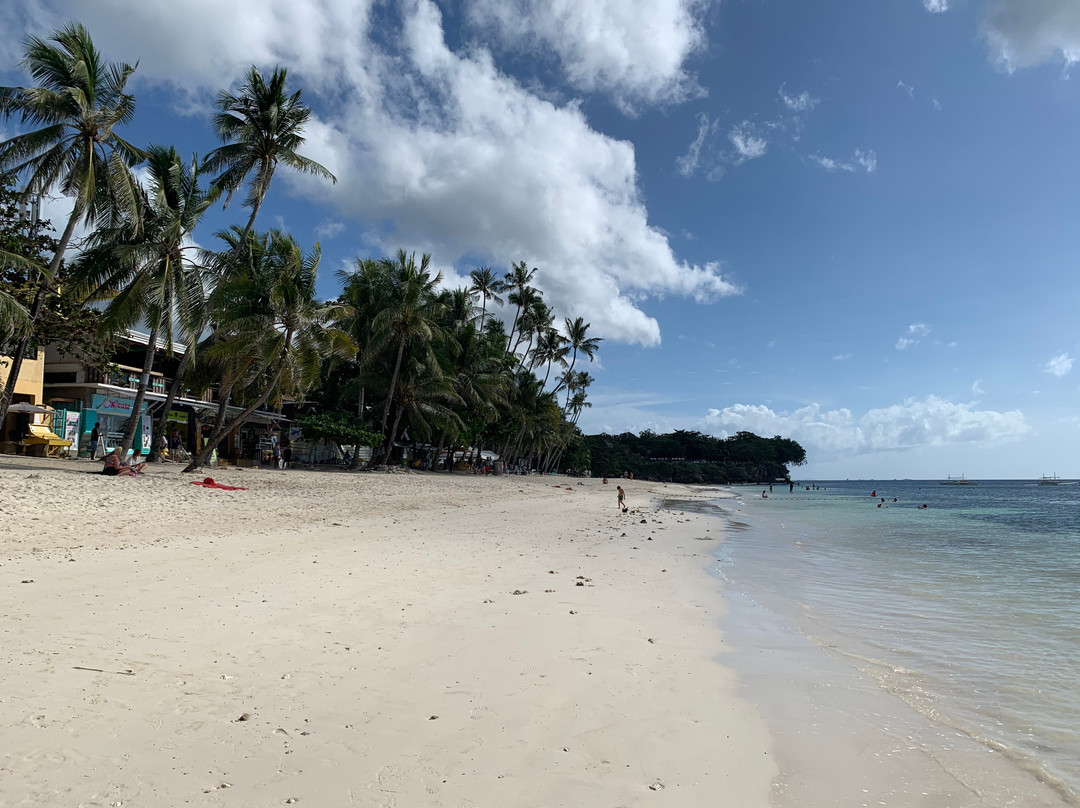 绿洲度假村酒店主图