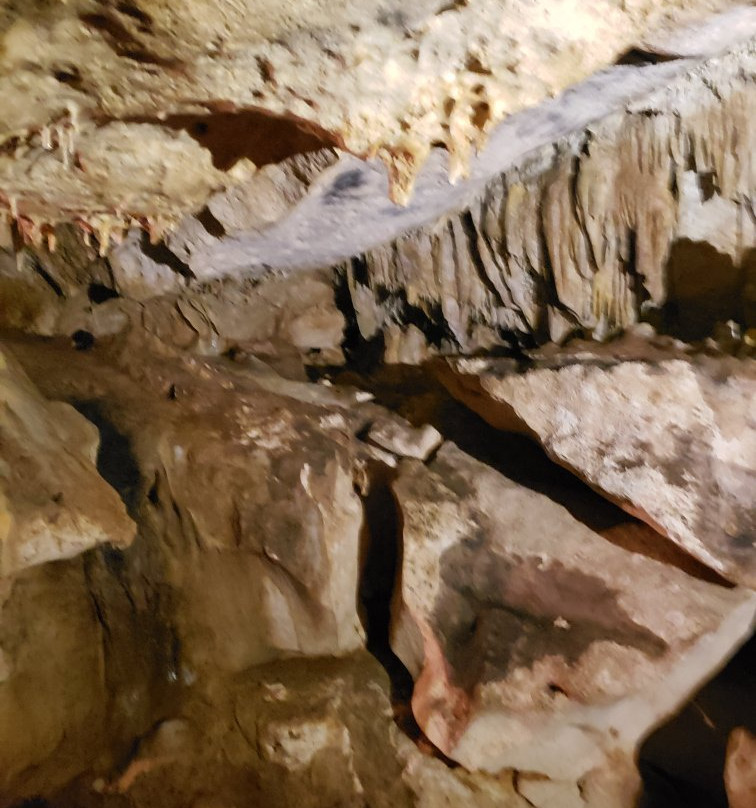 Grutas Santa Maria-Homun必去景点