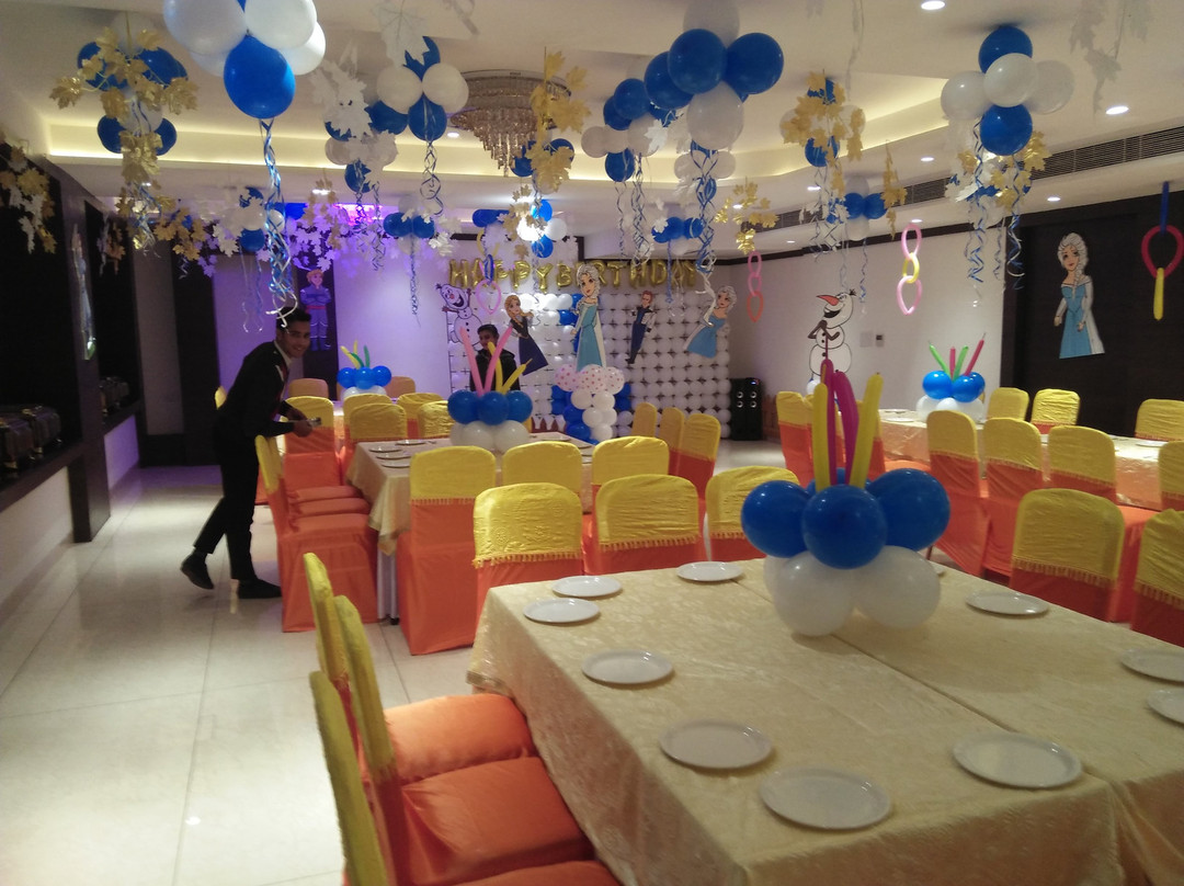 Hotel Crystal Grand主图