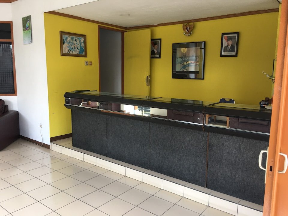 OYO 1996 Koneng Hotel主图