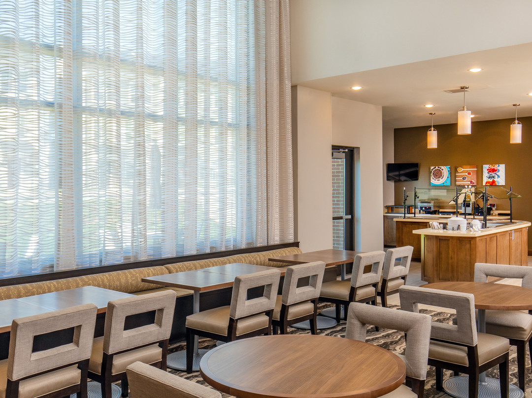 Staybridge Suites Charlottesville Airport by IHG主图