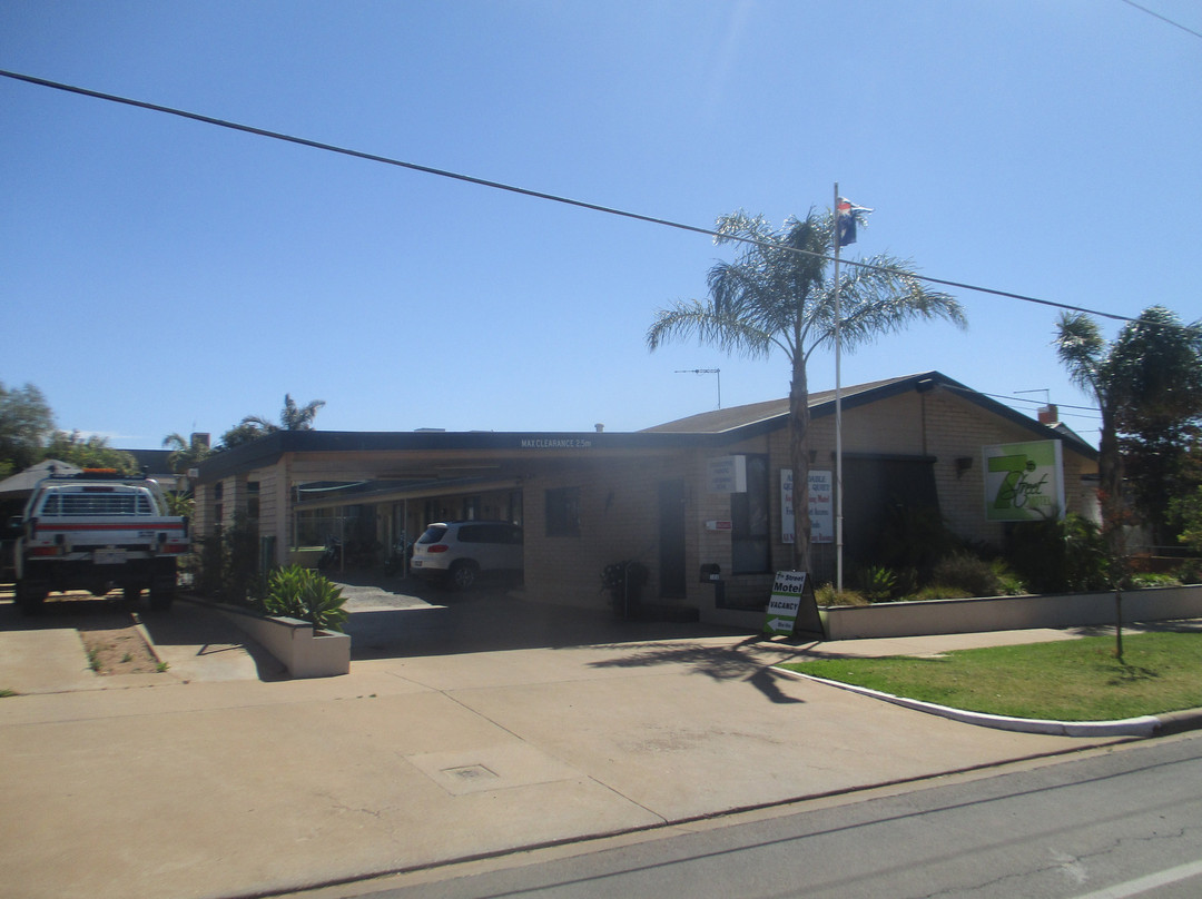 第七街汽车旅馆主图