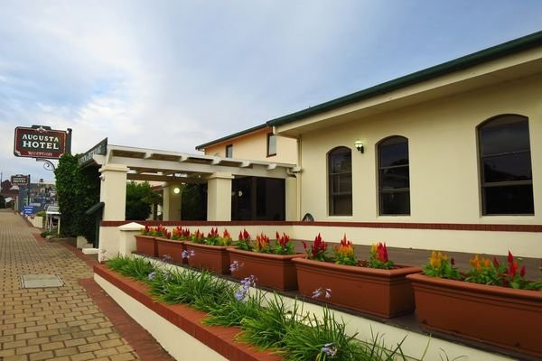 Augusta Hotel Motel主图