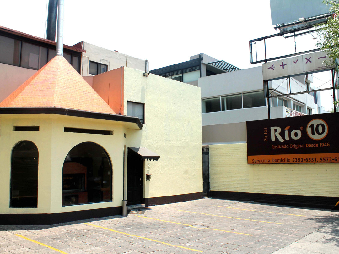 Ciudad Satelite餐馆和美食-Pollos Río 10
