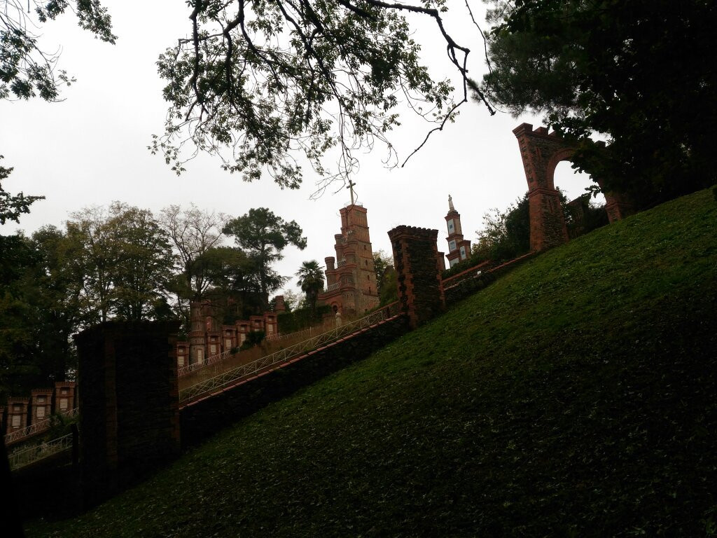 Le Sanctuaire de la Salette-La Rabateliere必去景点