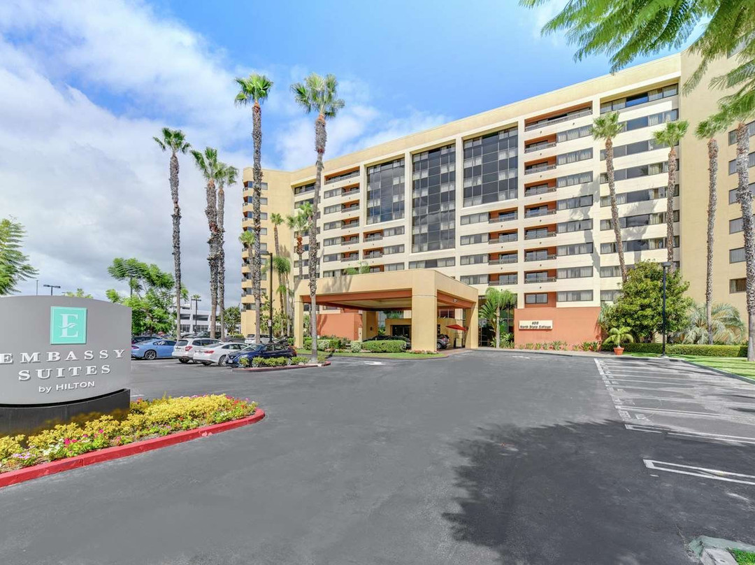 奥兰治阿纳海姆希尔顿合博套房酒店主图