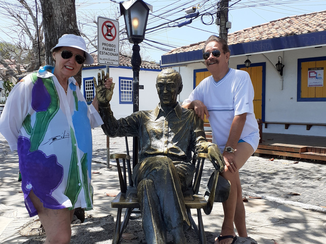 Estatua de Juscelino Kubitschek-布基亚斯必去景点