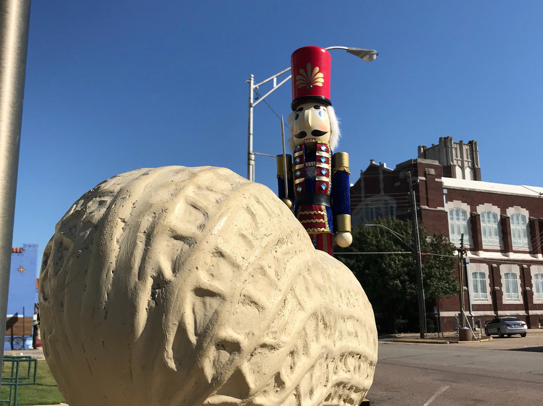 World's Largest Peanut-杜兰特必去景点