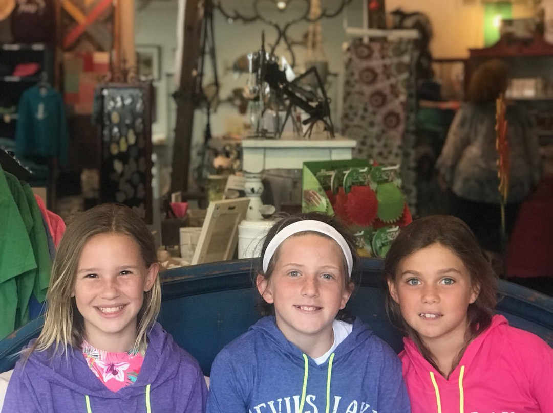 Michigan Gypsy Boutique-Manitou Beach必去景点