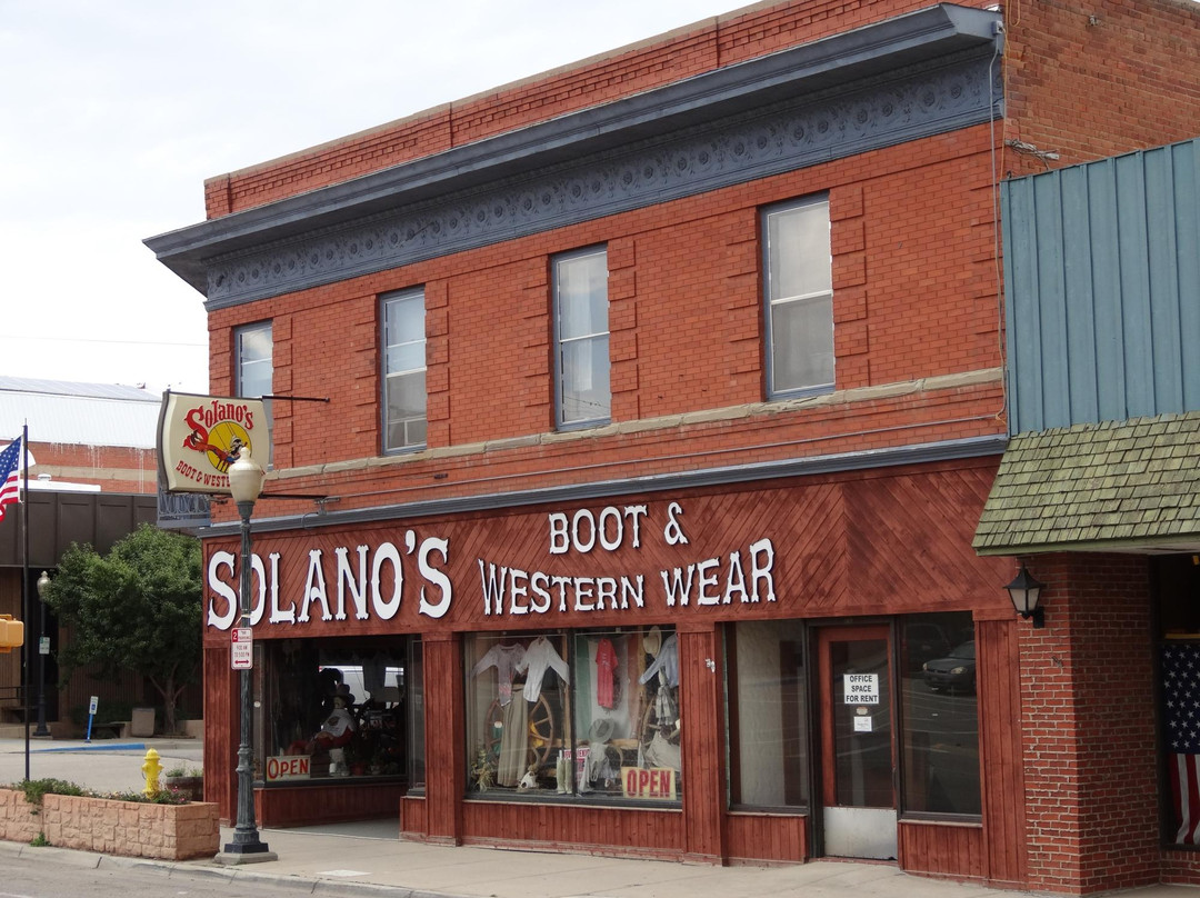 Folsom旅游景点-Solano's Boot & Western Wear