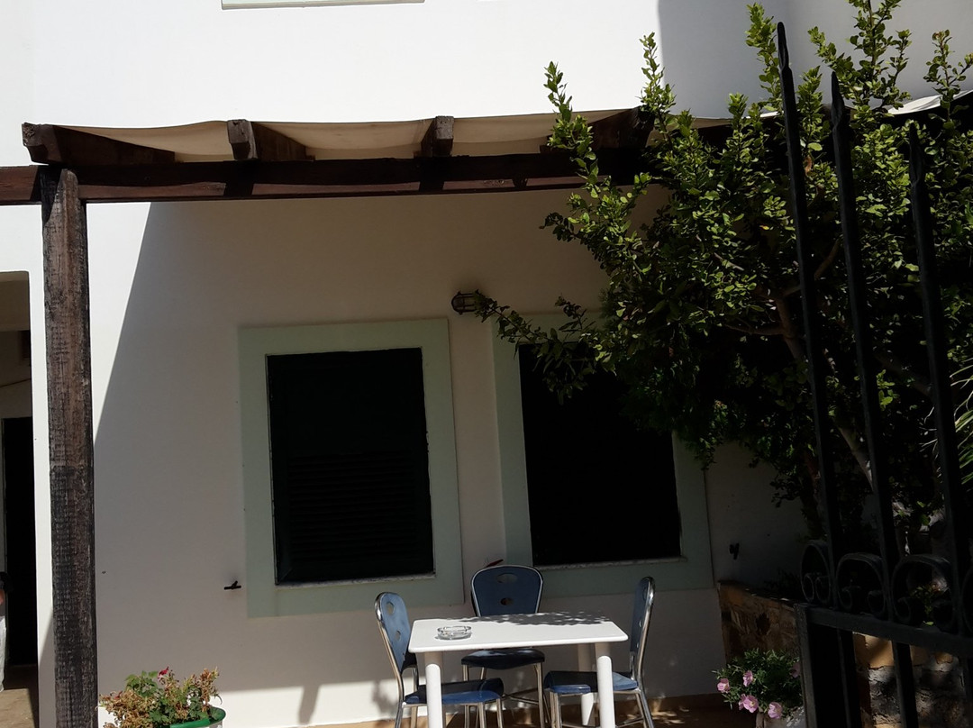 Olive Tree Apartments主图