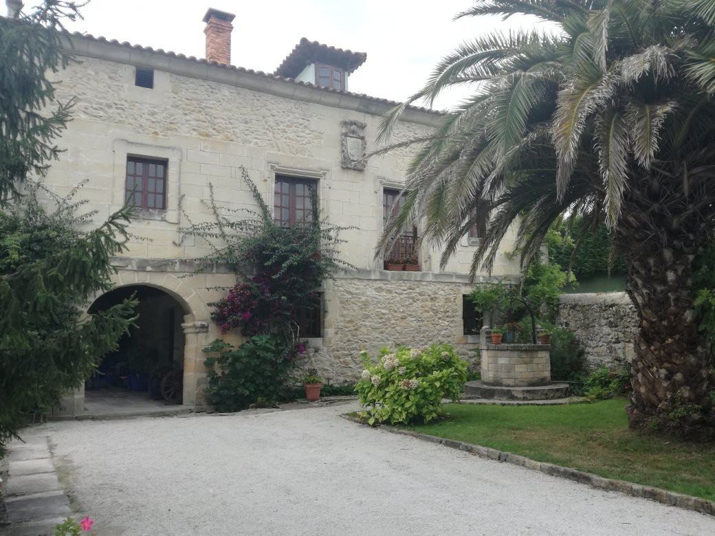 Posada de Peredo y Villa主图