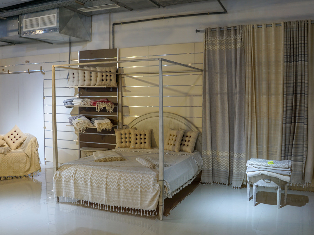 Megastore Gifts-苏塞必去景点