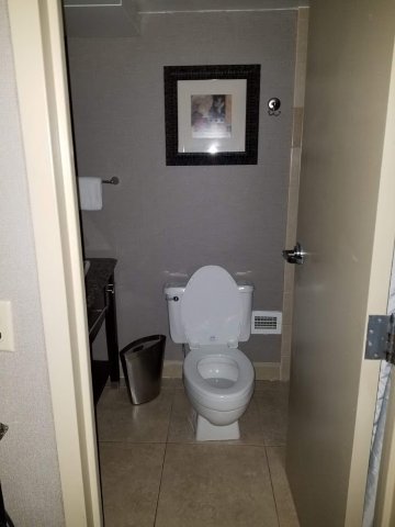 希尔顿酒店-夏洛特大学广场-浴室