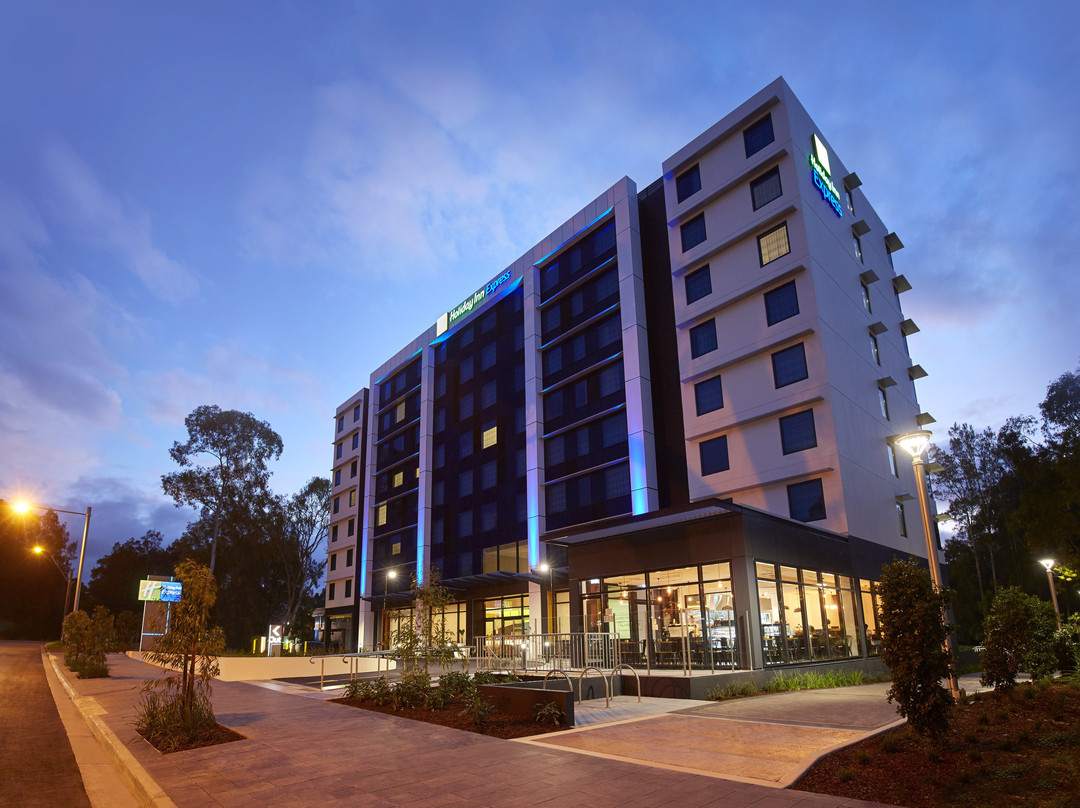 悉尼麦格理公园智选假日酒店主图