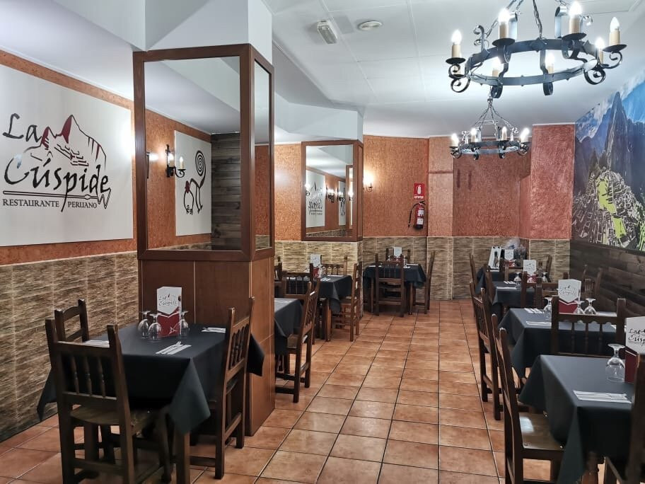 Valdemoro餐馆和美食-Restaurante Peruano La Cúspide Valdemoro
