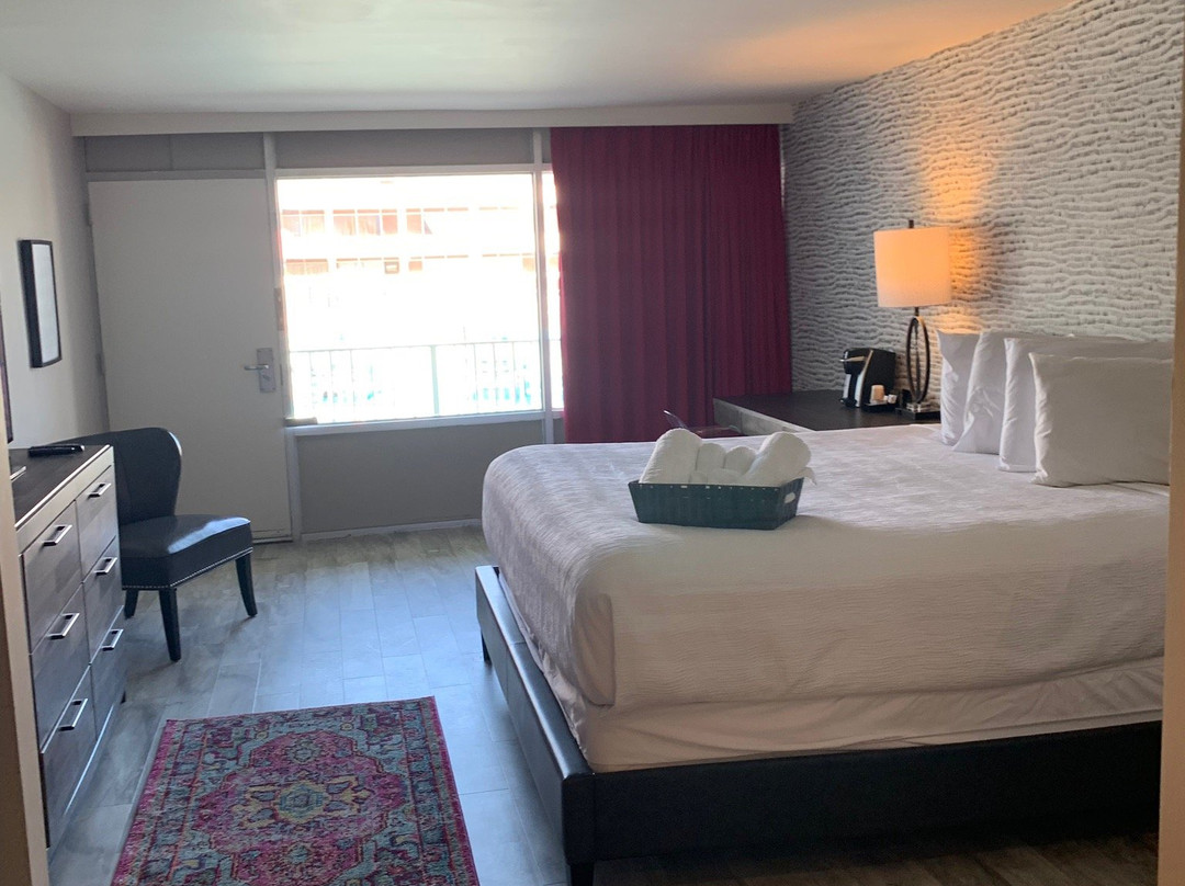 Waikiki Village Motel主图