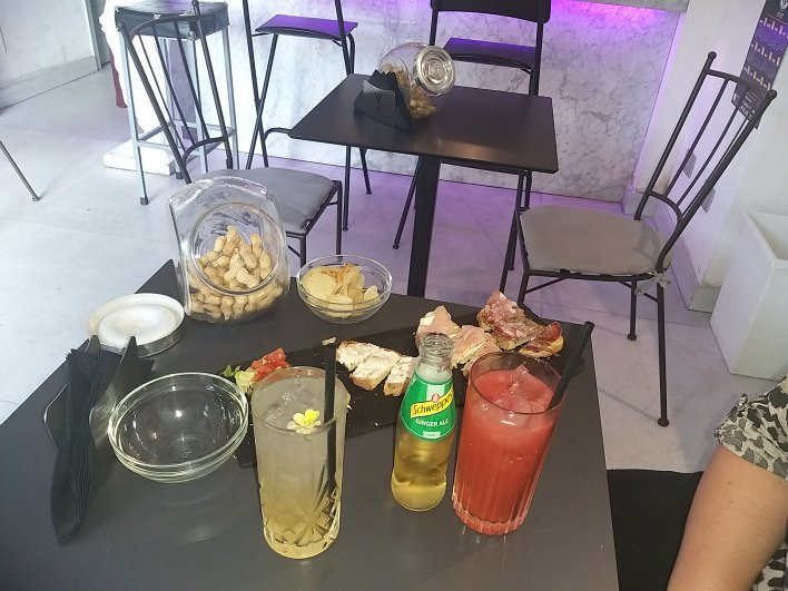 Avarello's coffee break and cocktail bar-Marina di Massa必去景点
