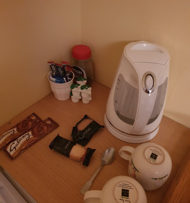 House on the Falls主图