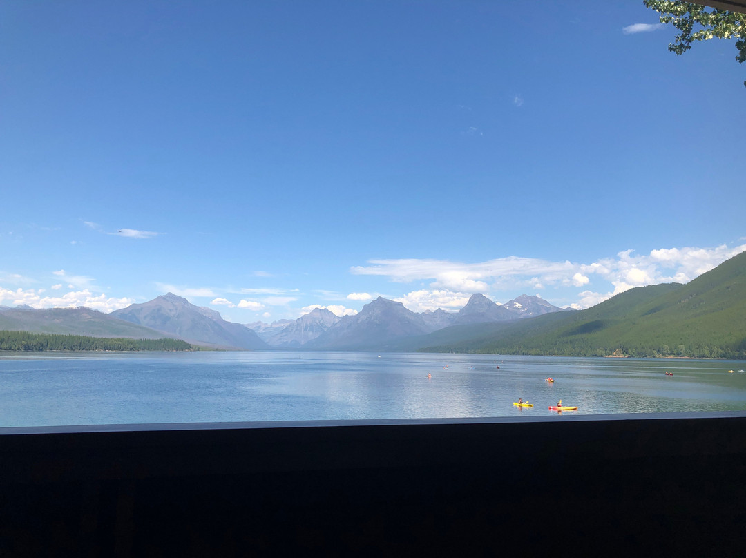 The Village Inn主图