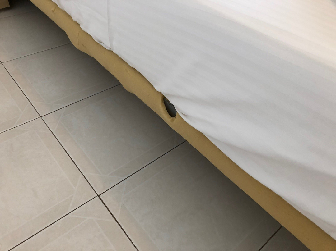 Silver Beach Hotel主图