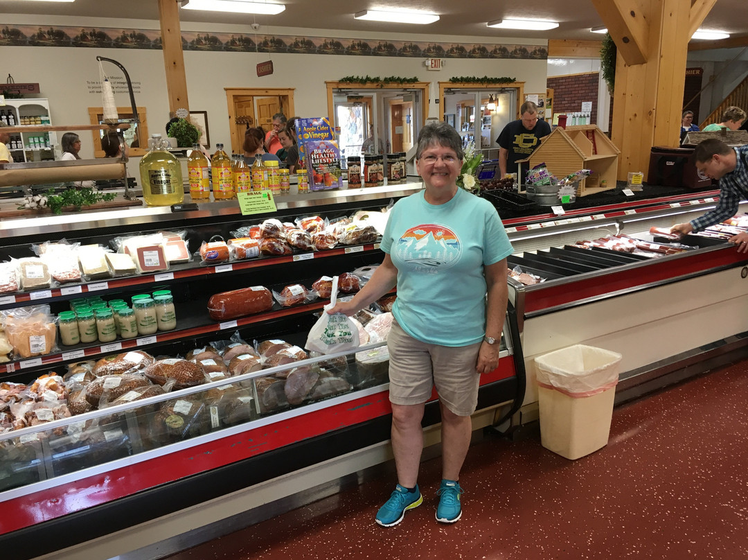 Yoder’s Red Barn Shoppes-Shipshewana必去景点