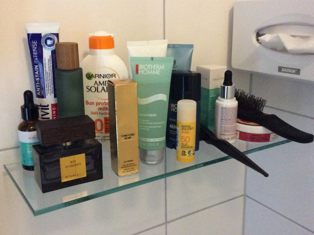 First Hotel Brommaplan主图