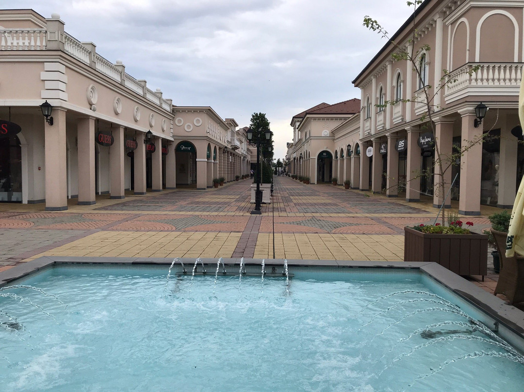 Fashion Park Outlet Center Indjija景点图片