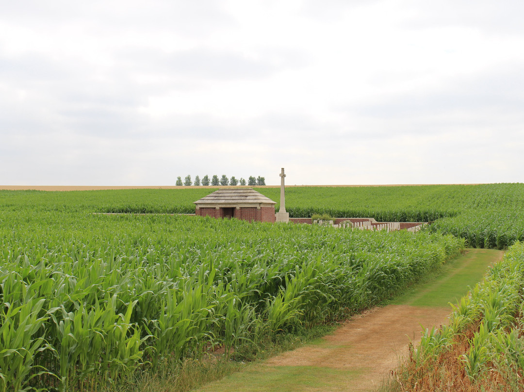 Sunken Road Cemetery景点图片