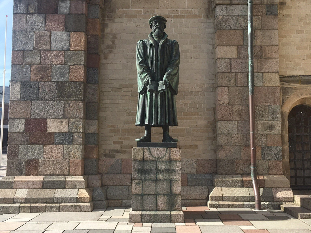 Statue Hans Tausen景点图片
