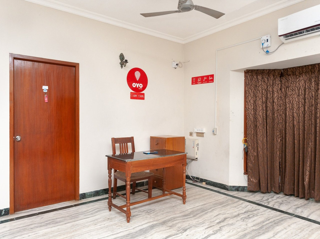 OYO 23212 Sea Cliff主图