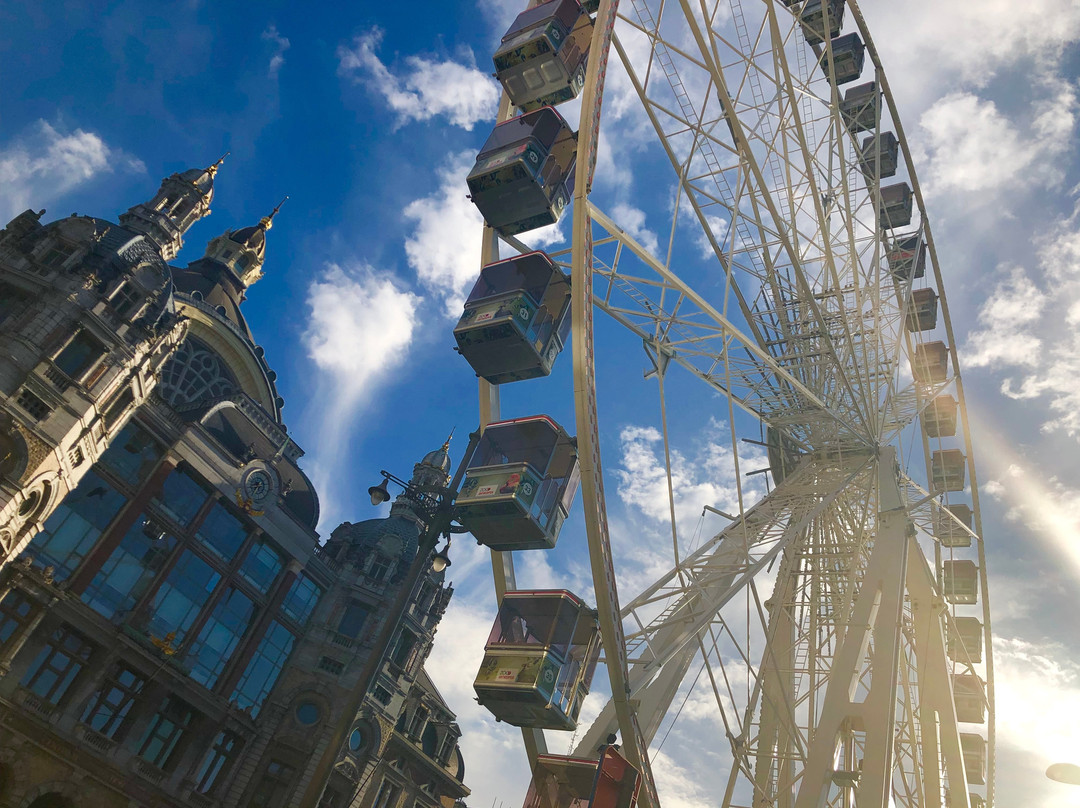 Arthur and James主图