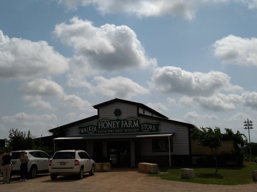 Walker Honey Farm Store & Dancing Bee Winery景点图片