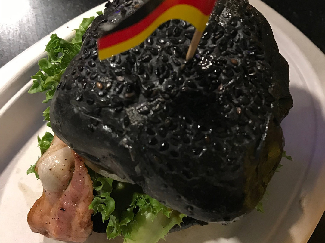 Maha Sawat旅游景点-Chang Chui Plane Market