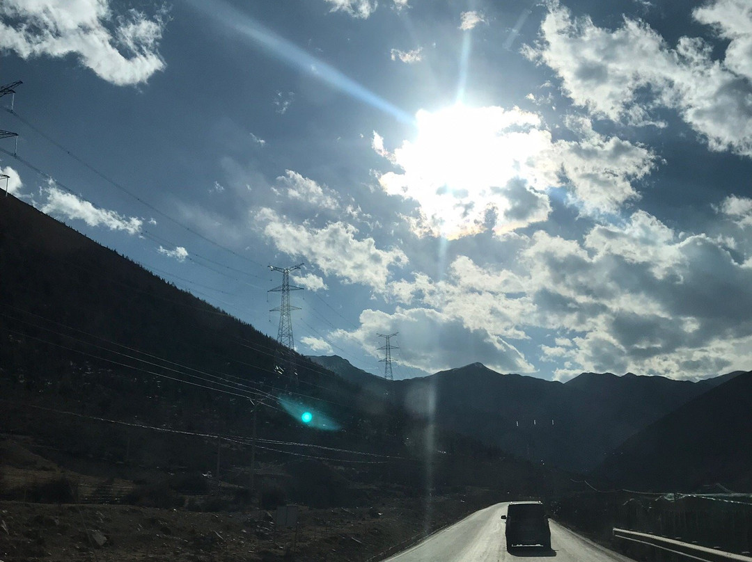 静谧小应客栈(稻城亚丁景区游客中心店)主图