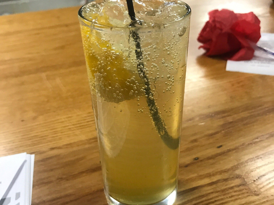 Flickerwood Wine and Twisted Treats景点图片