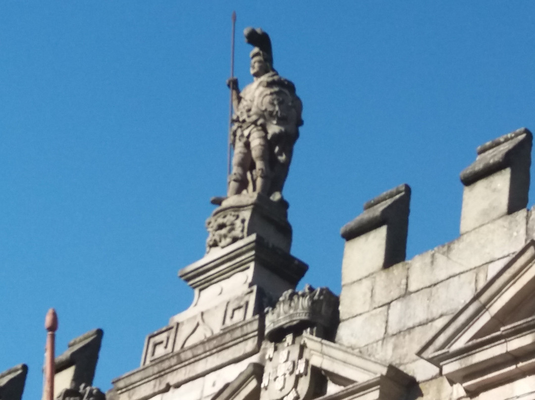 Estatua o Guimaraes de duas caras-吉马良斯必去景点