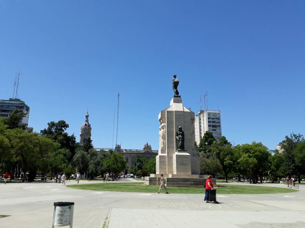 Plaza Rivadavia景点图片